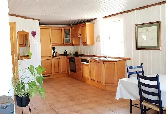 Flekkeroy Sjoboder 4 Soverom 8 Senger