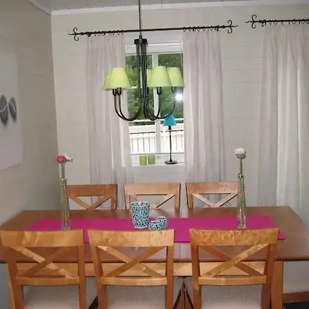 Flekkeroy Sjoboder 4 Soverom 8 Senger Kjere